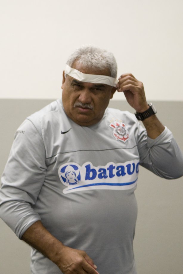 CORINTHIANS/SP X INTERNACIONAL/RS - nos vestiários antes da partida realizada esta tarde no estádio do Pacaembu, zona oeste da cidade, na primeira partida pelo Campeonato Brasileiro de 2009