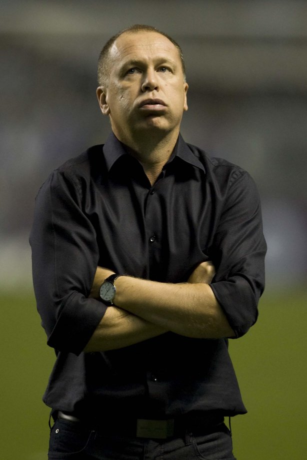 BOTAFOGO/RJ X CORINTHIANS/SP - em um lance da partida realizada esta noite no estádio do Engenhão, válido pelo Campeonato Brasileiro de 2009