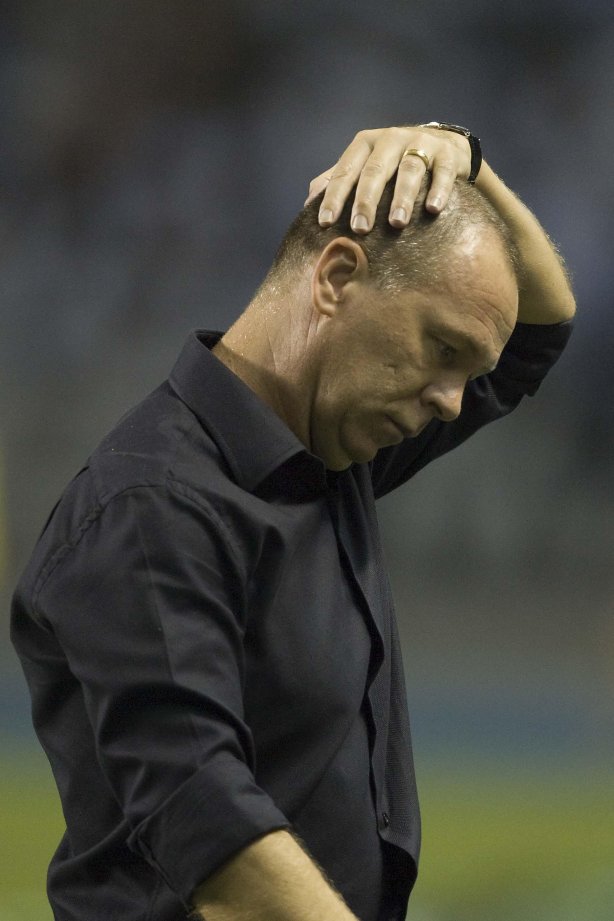 BOTAFOGO/RJ X CORINTHIANS/SP - em um lance da partida realizada esta noite no estádio do Engenhão, válido pelo Campeonato Brasileiro de 2009