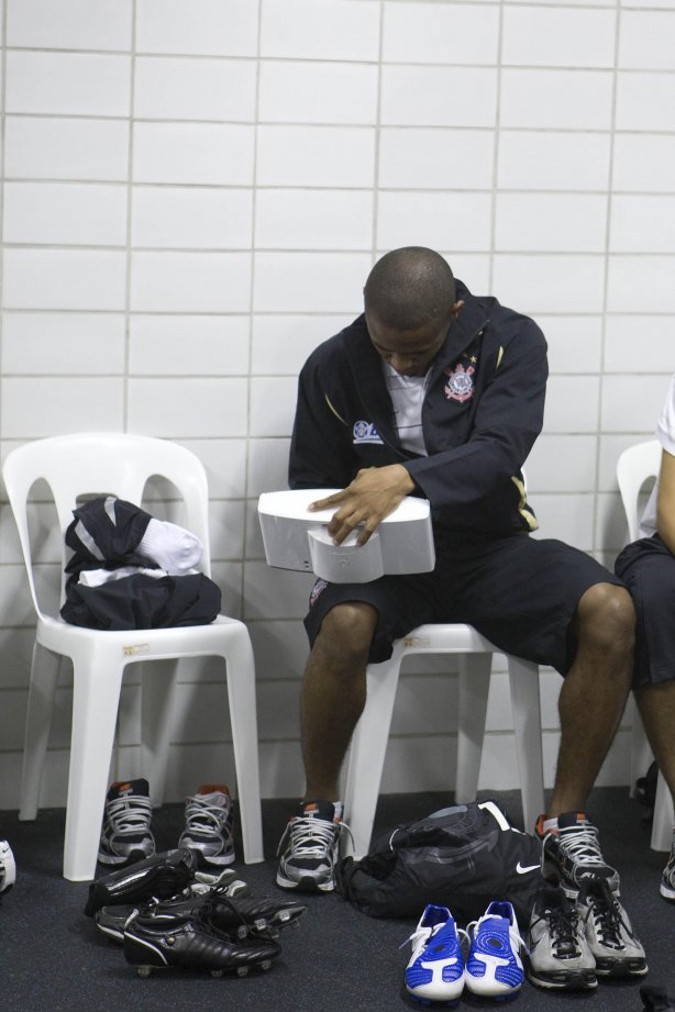 BOTAFOGO/RJ X CORINTHIANS/SP - nos vestiários antes da partida realizada esta noite no estádio do Engenhão, válido pelo Campeonato Brasileiro de 2009