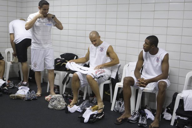 BOTAFOGO/RJ X CORINTHIANS/SP - nos vestiários antes da partida realizada esta noite no estádio do Engenhão, válido pelo Campeonato Brasileiro de 2009