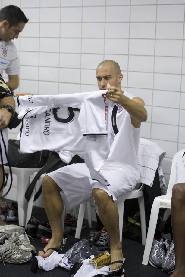 BOTAFOGO/RJ X CORINTHIANS/SP - nos vestiários antes da partida realizada esta noite no estádio do Engenhão, válido pelo Campeonato Brasileiro de 2009