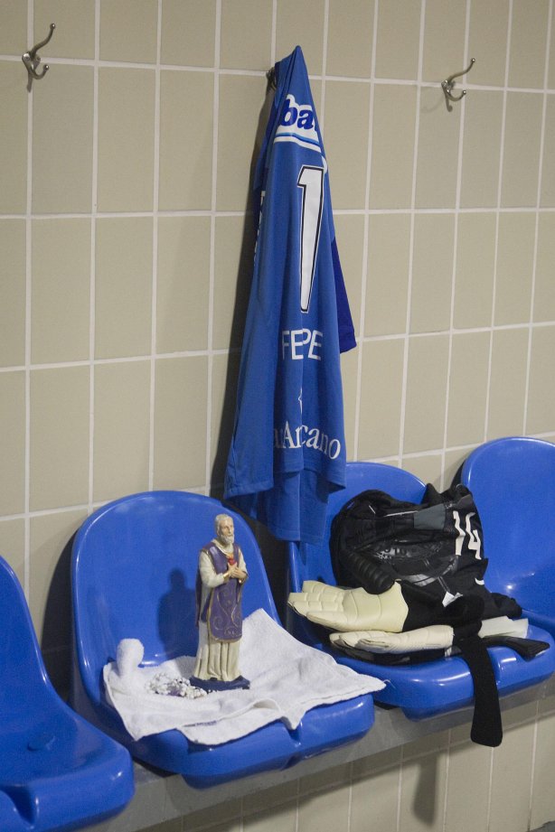 FLUMINENSE/RJ X CORINTHIANS/SP - nos vestiários antes da partida realizada esta noite no estádio do Maracanã, válida pela decisão nas oitavas de final da Copa do Brasil 2009