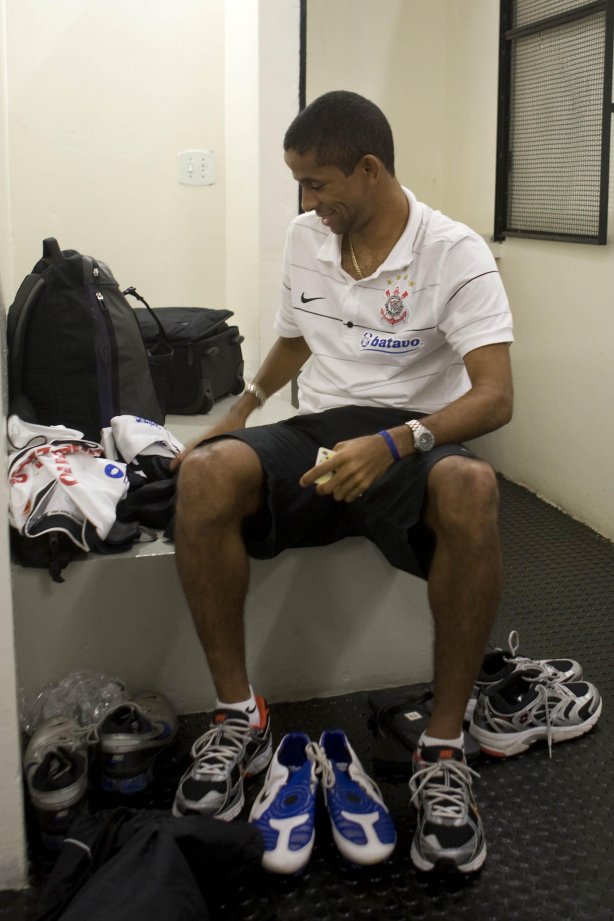 CORINTHIANS/SP X BARUERI/SP - nos vestiários antes da partida realizada esta noite no estádio do Pacaembu, válida pelo Campeonato Brasileiro de 2009