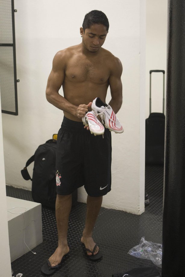 CORINTHIANS/SP X BARUERI/SP - nos vestiários antes da partida realizada esta noite no estádio do Pacaembu, válida pelo Campeonato Brasileiro de 2009