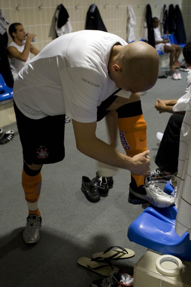 VASCO/RIO DE JANEIRO X CORINTHIANS/SAO PAULO - nos vestiários antes da partida realizada esta noite no estádio do Maracanã, na primeira partida das semi finais da Copa do Brasil 2009