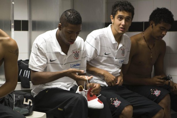SANTOS/SP X CORINTHIANS/SP - nos vestiários antes da partida realizada esta tarde no estádio da Vila Belmiro, válida pelo Campeonato Brasileiro de 2009