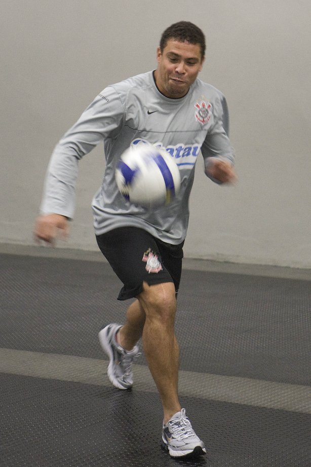 CORINTHIANS/SP X VASCO DA GAMA/RJ - nos vestiários antes da partida realizada esta noite no estádio do Pacaembu, válida pelo jogo de volta e decidindo a vaga na semifinal da Copa do Brasil 2009