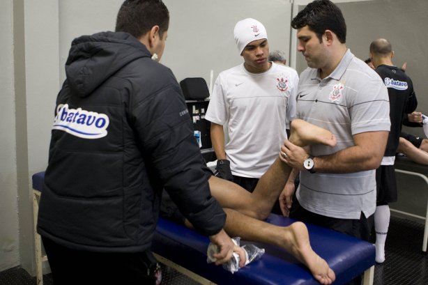 CORINTHIANS/SP X VASCO DA GAMA/RJ - nos vestiários antes da partida realizada esta noite no estádio do Pacaembu, válida pelo jogo de volta e decidindo a vaga na semifinal da Copa do Brasil 2009