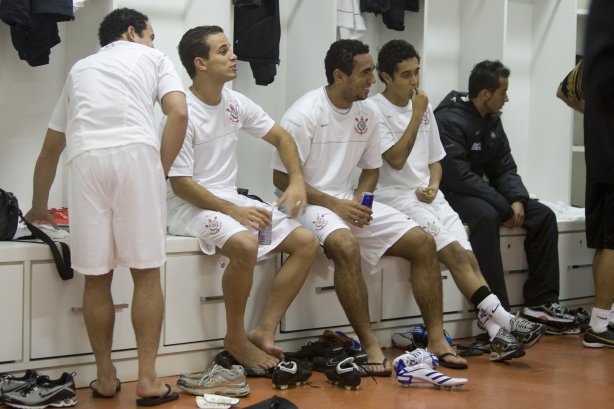 ATLETICO PARANAENSE/PR X CORINTHIANS/SP - nos vestiários antes da partida realizada esta tarde no estádio da Arena da Baixada, em Curitiba, válida pelo primeiro turno do Campeonato Brasileiro de 2009