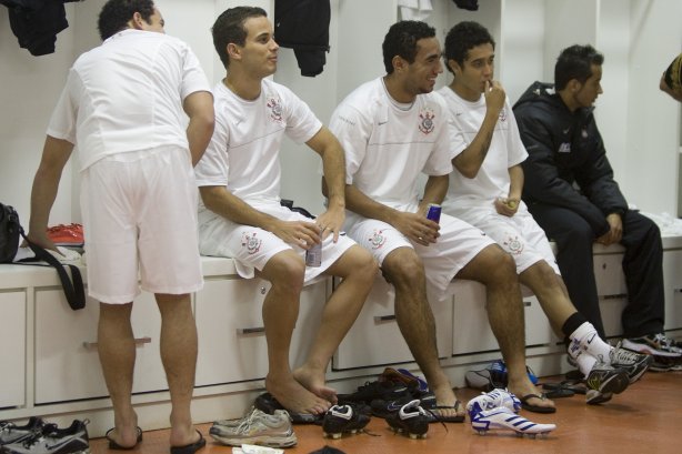 ATLETICO PARANAENSE/PR X CORINTHIANS/SP - nos vestiários antes da partida realizada esta tarde no estádio da Arena da Baixada, em Curitiba, válida pelo primeiro turno do Campeonato Brasileiro de 2009