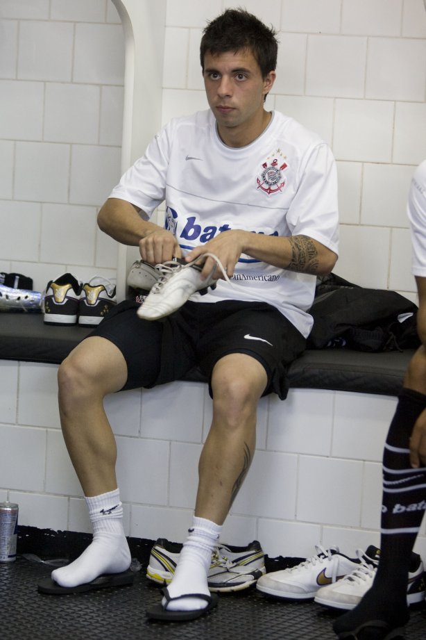SAO PAULO/SP X CORINTHIANS/SP - Defederico nos vestiários antes da partida realizada esta tarde no estádio do Morumbi, zona sul da cidade, válida pelo returno do Campeonato Brasileiro de 2009
