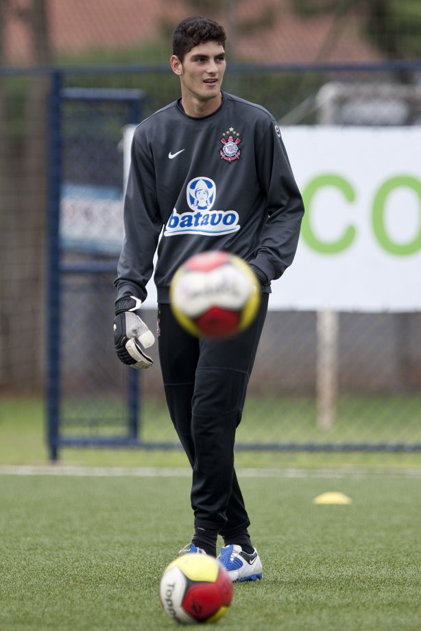 O goleiro André durante o treino do time do Corinthians que vai disputar a Taca São Paulo de Juniores em janeiro, e que foi realizado esta tarde no Parque São Jorge; O time estreia no dia 03/01/2010 contra o Araguaina/TO, em Araraquara