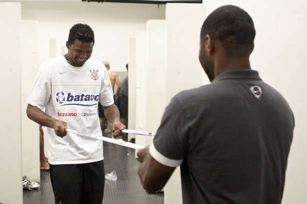 CORINTHIANS X MIRASSOL - Felipe nos vestiários antes da partida realizada esta noite no estádio do Pacaembu, zona oeste de São Paulo, válida pelo Campeonato Paulista 2010