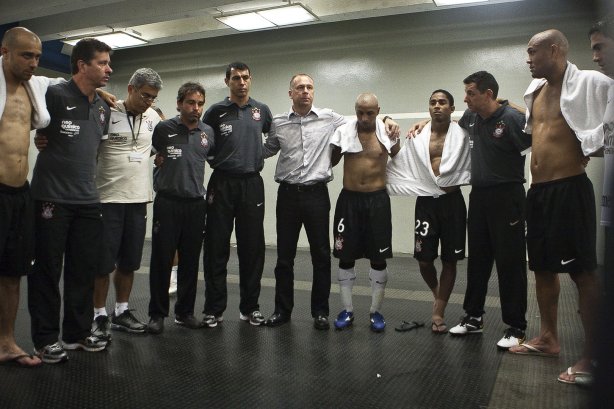 CORINTHIANS/BRASIL X INDEPENDIENTE/COLOMBIA - em um lance da partida realizada esta noite no estádio do Pacaembu, válida pelo returno da fase de classificação da Copa Libertadores da América 2010
