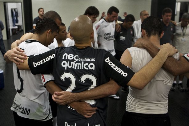 CORINTHIANS/BRASIL X INDEPENDIENTE/COLOMBIA - em um lance da partida realizada esta noite no estádio do Pacaembu, válida pelo returno da fase de classificação da Copa Libertadores da América 2010