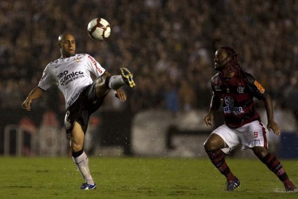 Nos vestiários antes da partida entre Flamengo x Corinthians válida pela Copa Santander Libertadores realizada no estádio do Maracanã