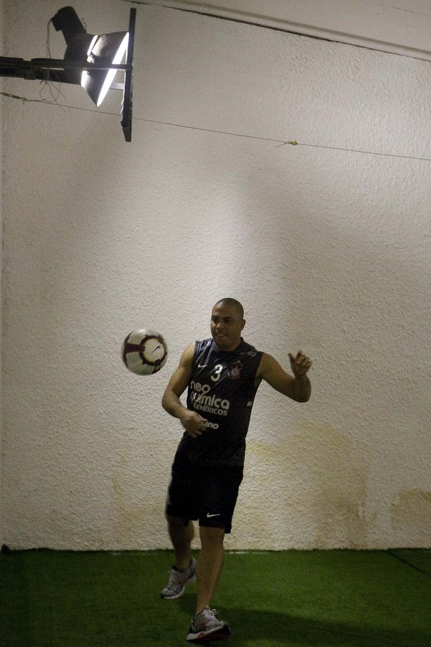 Ronaldo nos vestiários antes da partida entre Flamengo x Corinthians válida pela Copa Santander Libertadores realizada no estádio do Maracanã