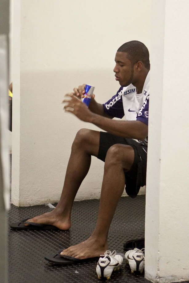 Jucilei nos vestiários antes da partida entre Corinthians x Flamengo válida pela Copa Santander Libertadores realizada no estádio do Pacaembu