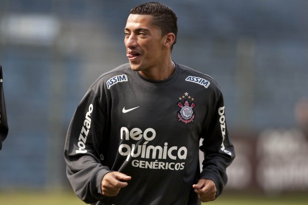 Ralf durante o treino do Corinthians realizado esta manhã no Parque São Jorge. O próximo jogo do time será domingo, dia 23/05, no Pacaembu, contra o Fluminense, pela 3ª rodada do Campeonato Brasileiro 2010; São Paulo, Brasil