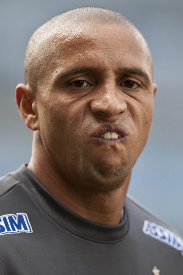 Roberto Carlos durante o treino do Corinthians realizado esta manhã no Parque São Jorge. O próximo jogo do time será domingo, dia 23/05, no Pacaembu, contra o Fluminense, pela 3ª rodada do Campeonato Brasileiro 2010; São Paulo, Brasil