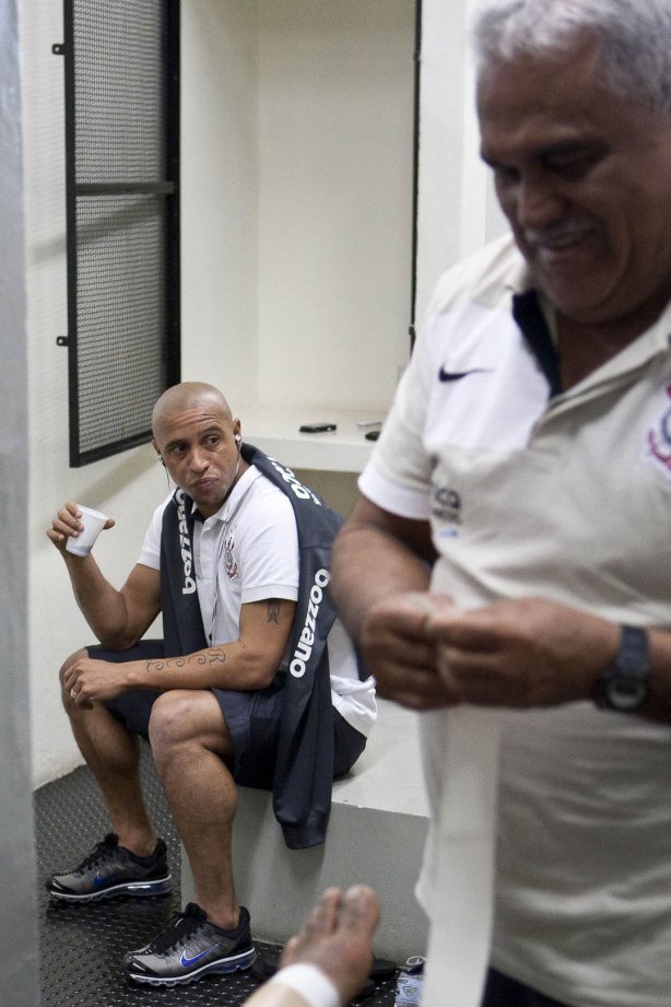 Roberto Carlos nos vestiários antes da partida entre Corinthians x Fluminense válida pela 3ª rodada do Campeonato Brasileiro 2010, realizada no estádio do Pacaembu