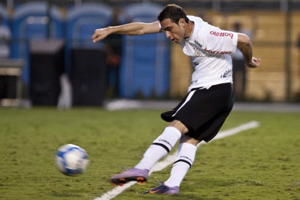 Bruno Cesar durante partida entre Corinthians x Santos, válida pela 5ª rodada do Campeonato Brasileiro 2010, realizada no estádio do Pacaembu