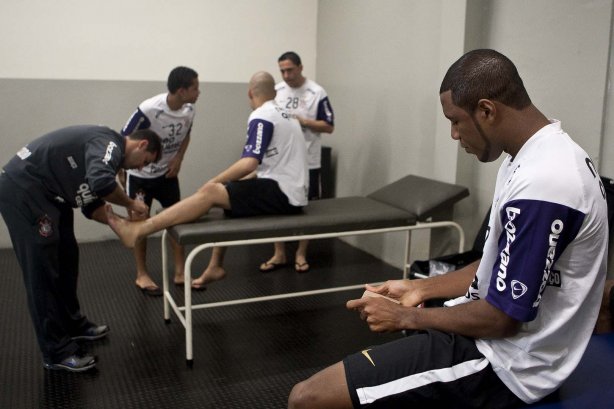 Jucilei nos vestiários antes da partida entre Corinthians x Santos, válida pela 5ª rodada do Campeonato Brasileiro 2010, realizada no estádio do Pacaembu