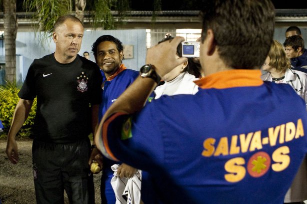 Mano Menezes assiste a preliminar antes da partida entre Corinthians x Iraty/PR, torneio amistoso, realizada esta noite no estádio do Café, em Londrina/Parana