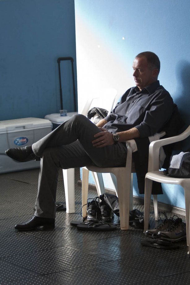 Mano Menezes nos vestiários antes da partida entre Corinthians x Atlético-PR, válida pela decisão da Taca cidade de Londrina, realizada esta tarde no estádio do Café, em Londrina/Parana