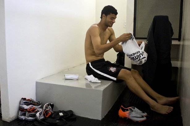William Morais nos vestiários antes da partida entre Corinthians x Atlético-MG, válida pela 9ª rodada do Campeonato Brasileiro de 2010, serie A, realizada esta tarde no estádio do Pacaembu