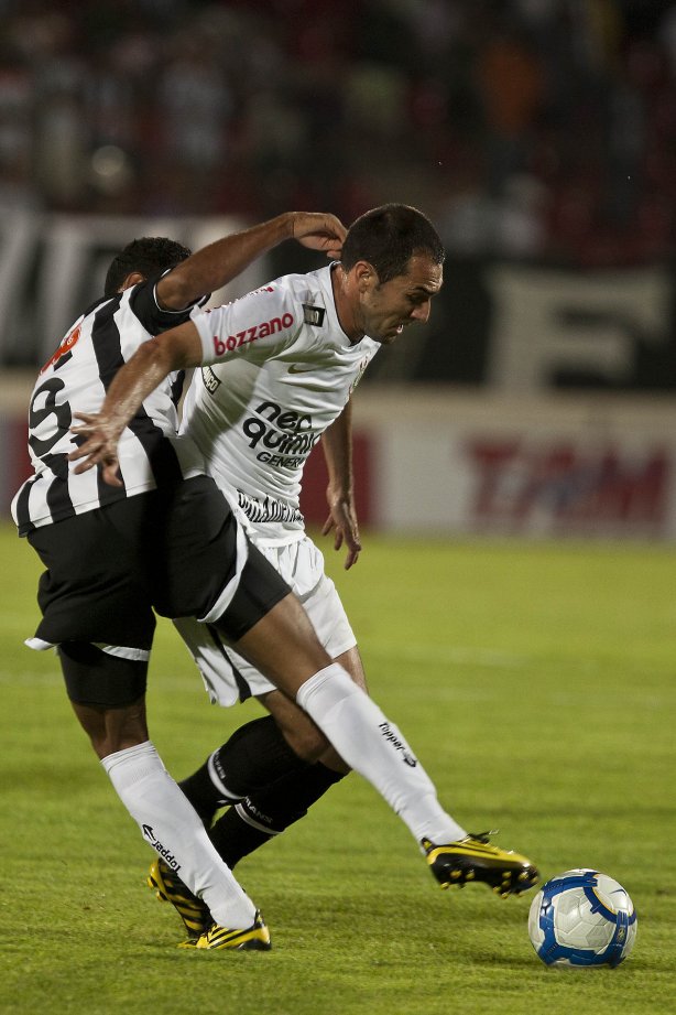 Durante a partida entre Atlético-MG x Corinthians, válida pela 28ª rodada do Campeonato Brasileiro de 2010, serie A, realizada esta noite no estádio Arena do Jacaré, em Sete Lagoas/MG