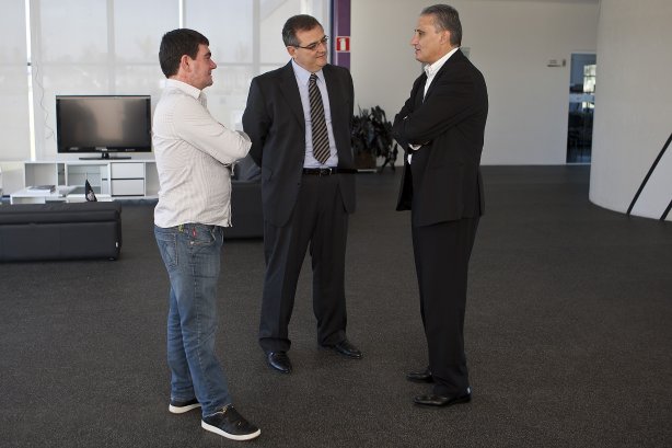 O presidente Andres Sanchez; o diretor de futebol Mario Gobbi e o técnico Tite antes da sua apresentacao aos jogadores, antes do treino do Corinthians, realizado esta manhã no CT Joaquim Grava no Parque Ecológico. O próximo jogo da equipe será domingo, dia 24/10, contra o Palmeiras no Pacaembu, pela 31. a rodada do Campeonato Brasileiro de 2010