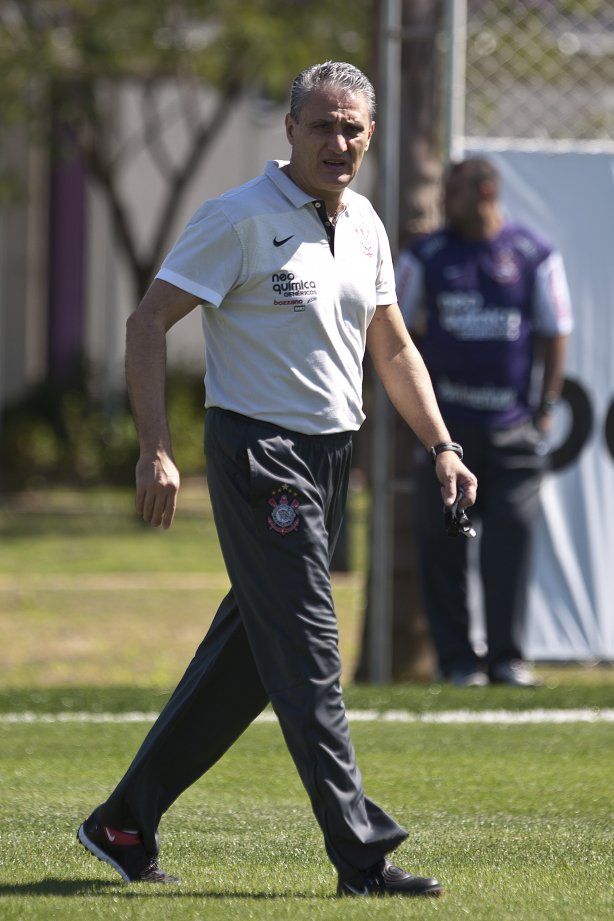 O técnico Tite durante o treino do Corinthians, realizado esta manhã no CT Joaquim Grava no Parque Ecológico. O próximo jogo da equipe será domingo, dia 24/10, contra o Palmeiras no Pacaembu, pela 31. a rodada do Campeonato Brasileiro de 2010
