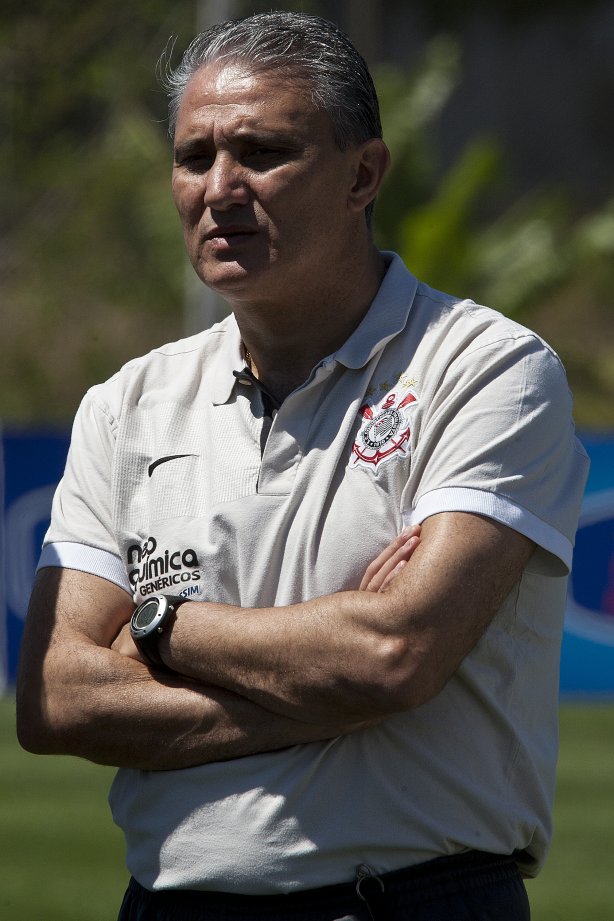 Tite durante o treino do Corinthians, realizado esta manhã no CT Joaquim Grava no Parque Ecológico. O próximo jogo da equipe será domingo, dia 24/10, contra o Palmeiras no Pacaembu, pela 31. a rodada do Campeonato Brasileiro de 2010