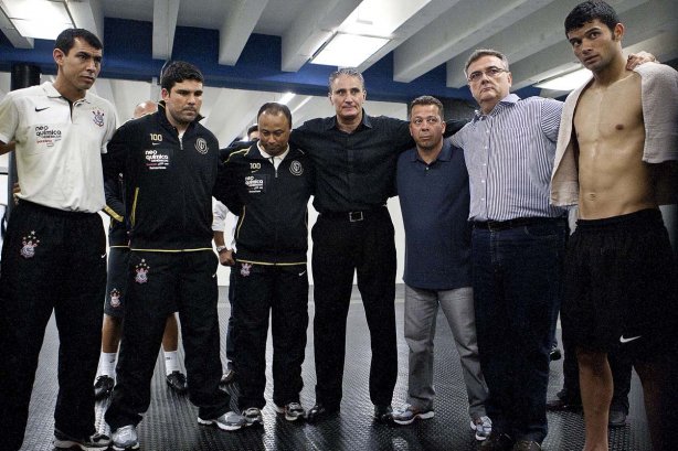 Confraternizacao após a partida entre Corinthians x Palmeiras, válida pela 31ª rodada do Campeonato Brasileiro de 2010, serie A, realizada esta tarde no estádio do Pacaembu