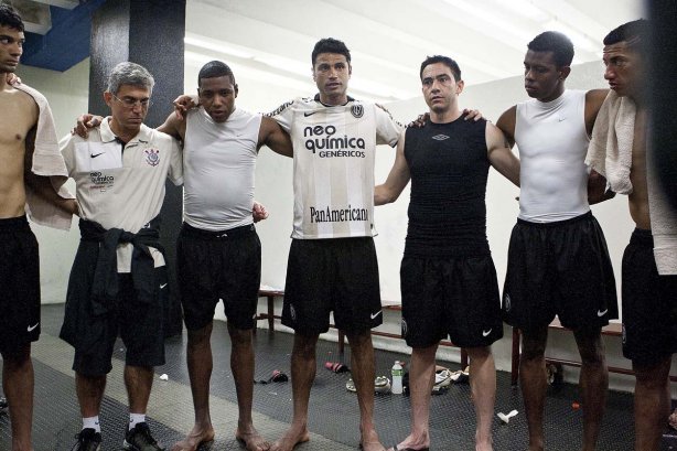 Confraternizacao após a partida entre Corinthians x Palmeiras, válida pela 31ª rodada do Campeonato Brasileiro de 2010, serie A, realizada esta tarde no estádio do Pacaembu