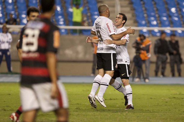 Durante a partida entre Flamengo x Corinthians, válida pela 32ª rodada do Campeonato Brasileiro de 2010, serie A, realizada esta noite no estádio do Engenhão