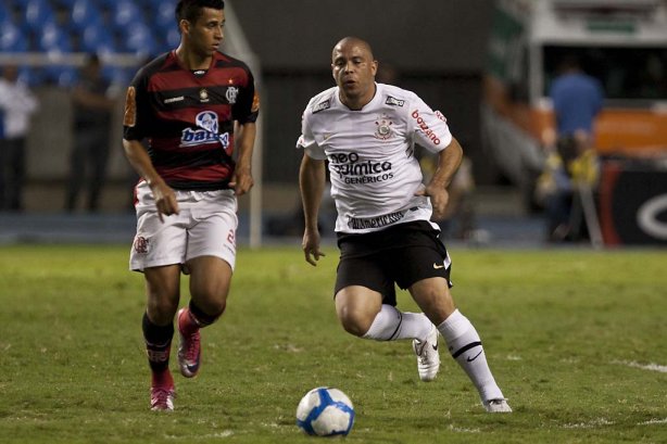 Durante a partida entre Flamengo x Corinthians, válida pela 32ª rodada do Campeonato Brasileiro de 2010, serie A, realizada esta noite no estádio do Engenhão