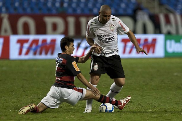 Durante a partida entre Flamengo x Corinthians, válida pela 32ª rodada do Campeonato Brasileiro de 2010, serie A, realizada esta noite no estádio do Engenhão