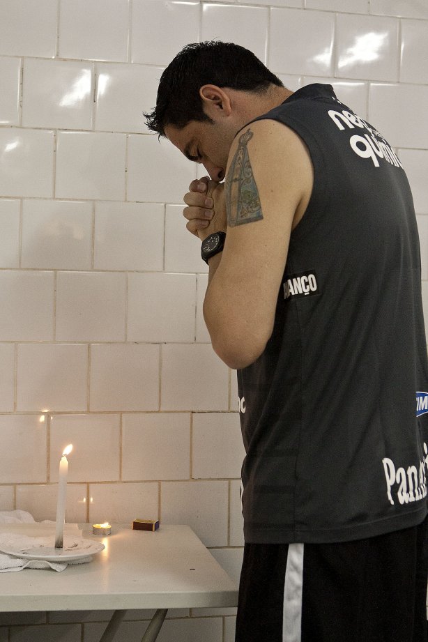Chicão nos vestiários antes da partida entre São Paulo x Corinthians, válida pela 34ª rodada do Campeonato Brasileiro de 2010, serie A, realizada esta tarde no estádio do Morumbi/SP