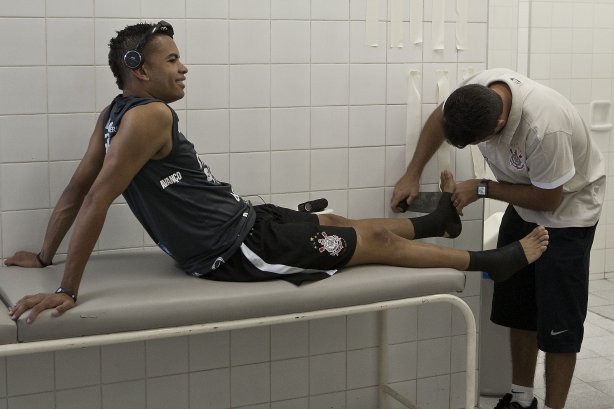 Dentinho nos vestiários antes da partida entre São Paulo x Corinthians, válida pela 34ª rodada do Campeonato Brasileiro de 2010, serie A, realizada esta tarde no estádio do Morumbi/SP