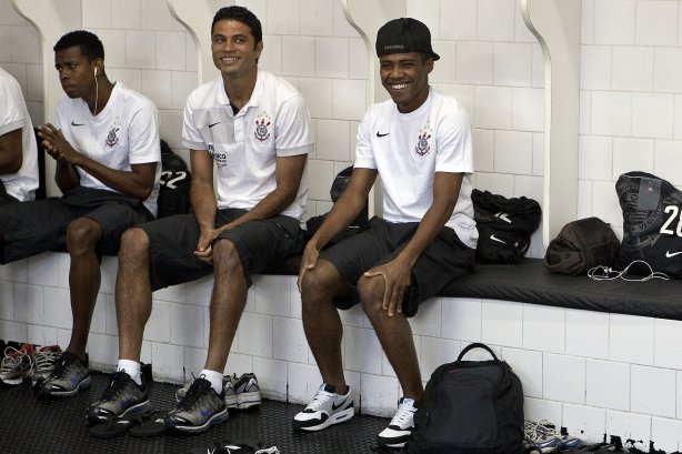 Moacir; William e Elias nos vestiários antes da partida entre São Paulo x Corinthians, válida pela 34ª rodada do Campeonato Brasileiro de 2010, serie A, realizada esta tarde no estádio do Morumbi/SP