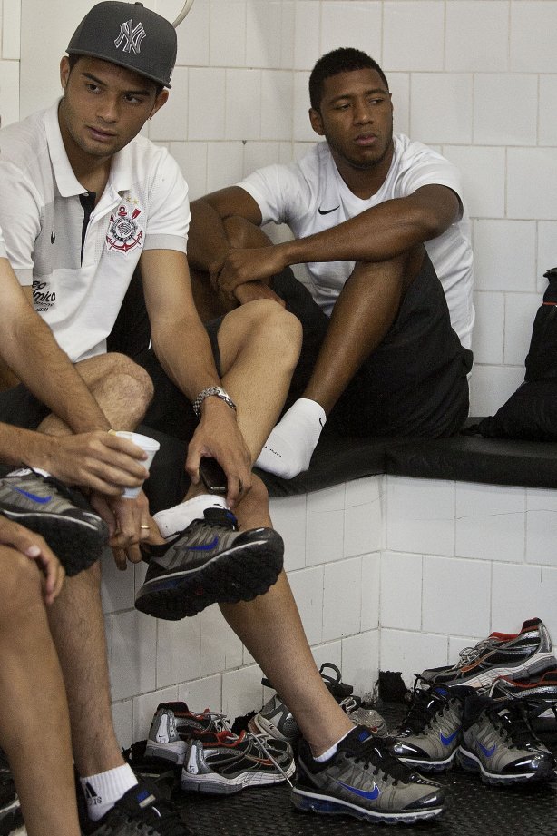 William Morais e Jucilei nos vestiários antes da partida entre São Paulo x Corinthians, válida pela 34ª rodada do Campeonato Brasileiro de 2010, serie A, realizada esta tarde no estádio do Morumbi/SP