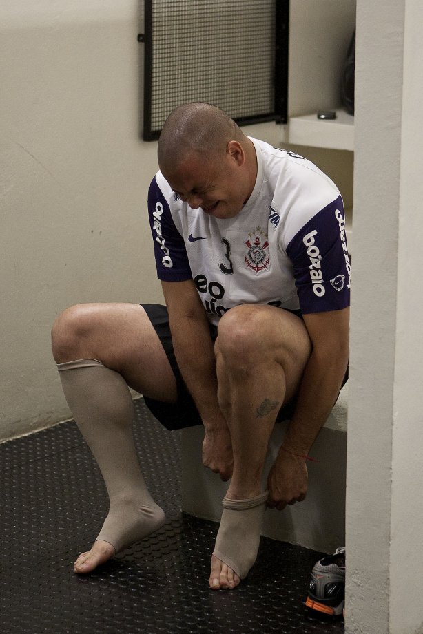 Ronaldo nos vestiários antes da partida entre Corinthians x Cruzeiro, válida pela 35ª rodada do Campeonato Brasileiro de 2010, serie A, realizada esta noite no estádio do Pacaembui/SP