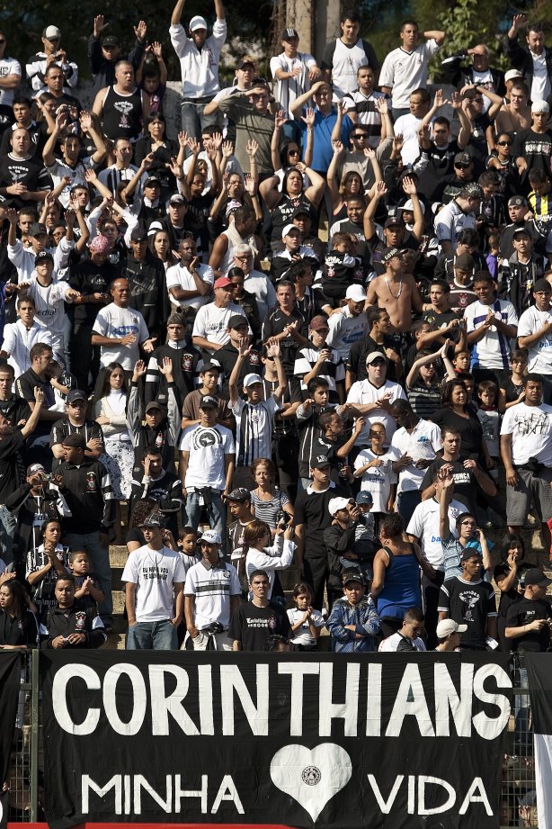Durante o treino do Corinthians realizado esta manhã no Parque São Jorge. O próximo jogo do time será quarta-feira, dia 05/05, no Pacaembu, contra o Flamengo, jogo de volta das oitavas de final da Taca Santander Libertadores da América 2010; São Paulo, Brasil
