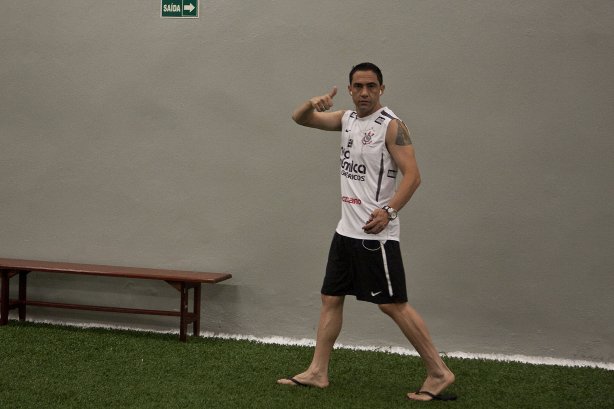 Chicão nos vestiários antes da partida entre Corinthians x Mogi Mirim, complementando a 4ª rodada do Campeonato Paulista de 2011, realizada esta noite no estádio do Pacaembu