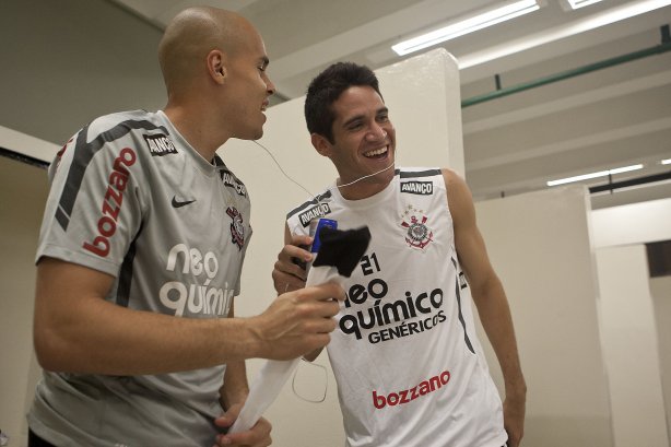 Julio Cesar e Marcelo Oliveira nos vestiários antes da partida entre Corinthians x Mogi Mirim, complementando a 4ª rodada do Campeonato Paulista de 2011, realizada esta noite no estádio do Pacaembu