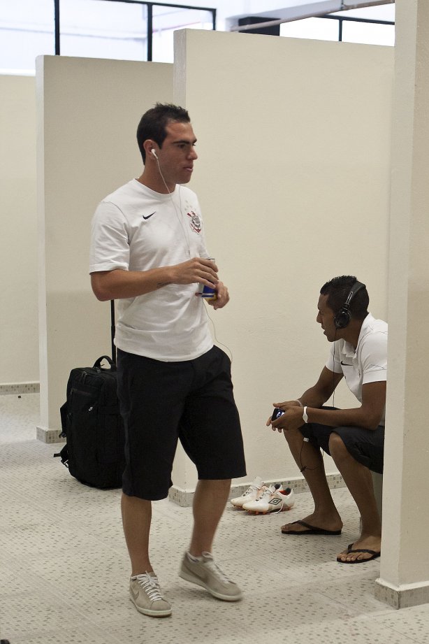 Bruno Cesar nos vestiários antes da partida entre Corinthians x Santos, válida pela 9ª rodada do Campeonato Paulista de 2011, realizada esta tarde no estádio do Pacaembu
