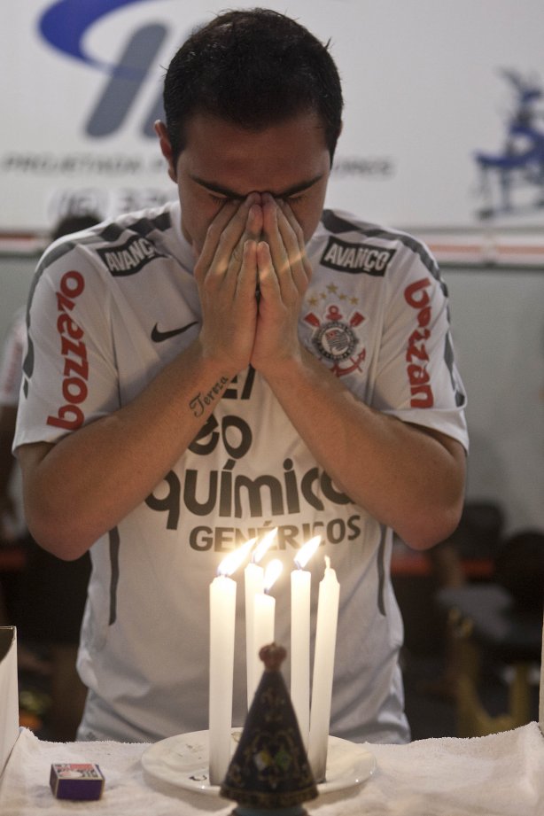Bruno Cesar nos vestiários antes da partida entre Botafogo/RP x Corinthians, realizada esta noite no estádio Santa Cruz, pela 17ª rodada do Campeonato Paulista 2011. Ribeirão Preto/Sao Paulo/Brasil